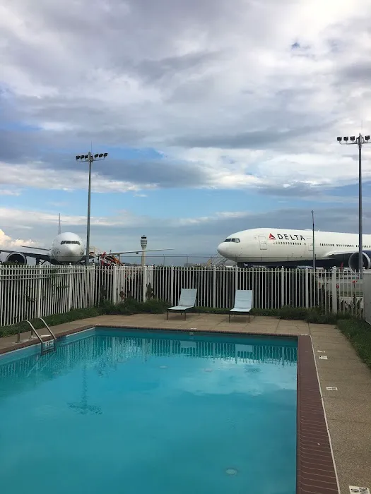 Renaissance Concourse Atlanta Airport Hotel 4
