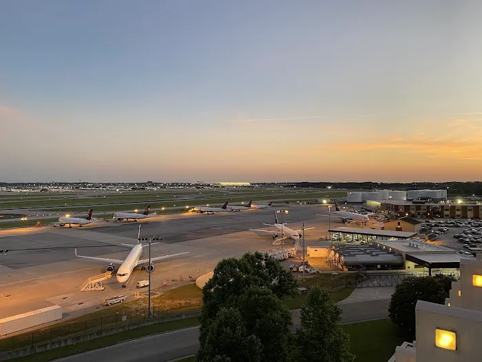 Renaissance Concourse Atlanta Airport Hotel 4