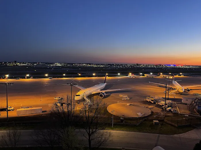 Renaissance Concourse Atlanta Airport Hotel 4