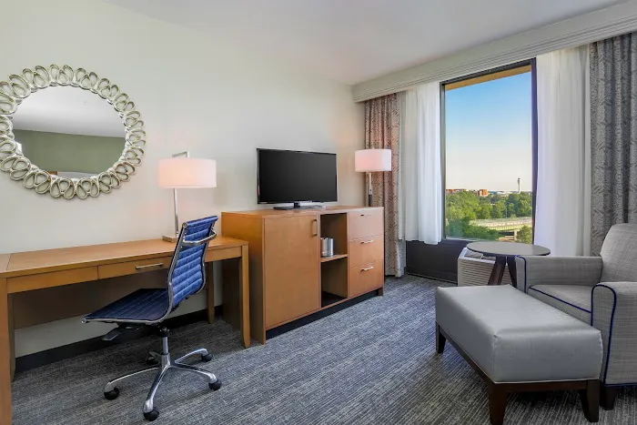 DoubleTree by Hilton Hotel Atlanta Airport 4