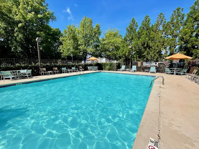 La Quinta Inn & Suites by Wyndham Atlanta Airport North 4