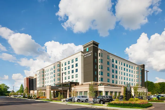 Embassy Suites by Hilton Atlanta Airport North 4
