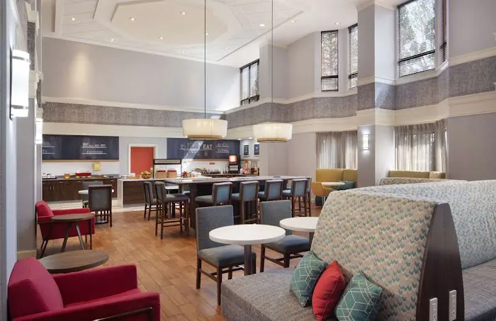 Hampton Inn & Suites Atlanta Airport North I85 4