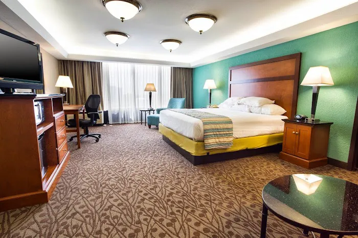 Drury Inn & Suites Atlanta Airport 4