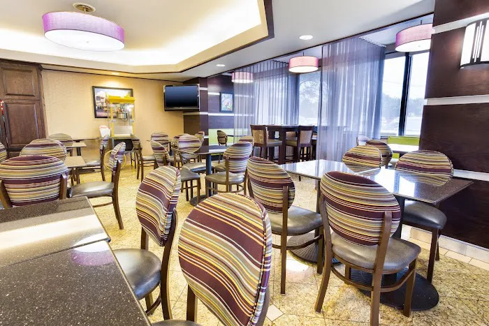 Drury Inn & Suites Atlanta Airport 4