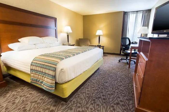 Drury Inn & Suites Atlanta Airport 4