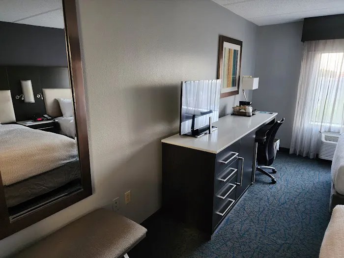 Fairfield Inn & Suites Atlanta Airport North 5