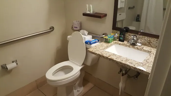 Quality Suites Atlanta Airport East 4