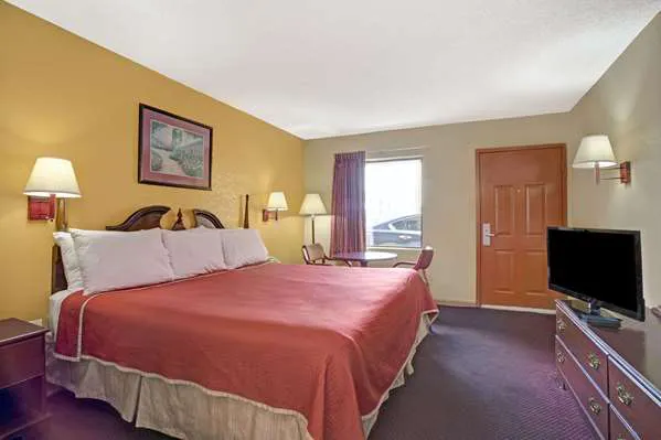 Travelodge by Wyndham Forest Park Atlanta South 4