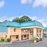 Super 8 by Wyndham Forest Park ico