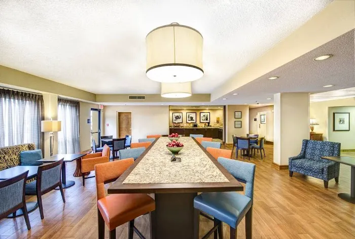 Hampton Inn Atlanta-Southlake 4