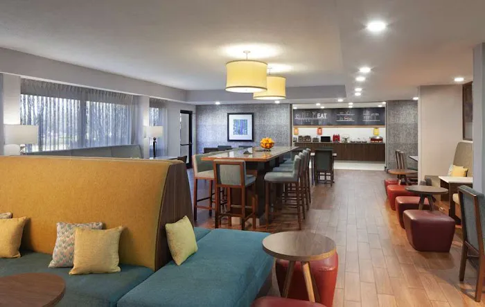 Hampton Inn Atlanta-Southlake 4