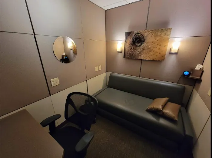 Minute Suites ATL Concourse B, Near B16 4