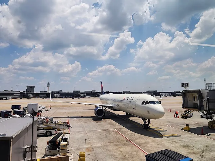 Minute Suites ATL Concourse B, Near B16 4