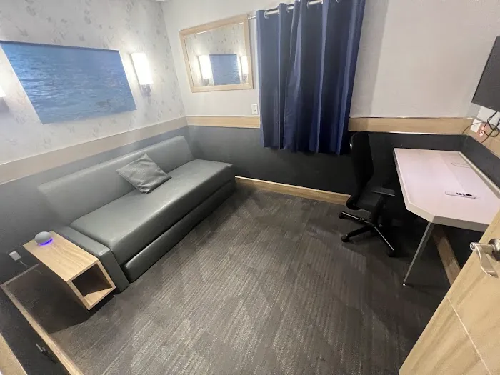 Minute Suites - ATL B24 4