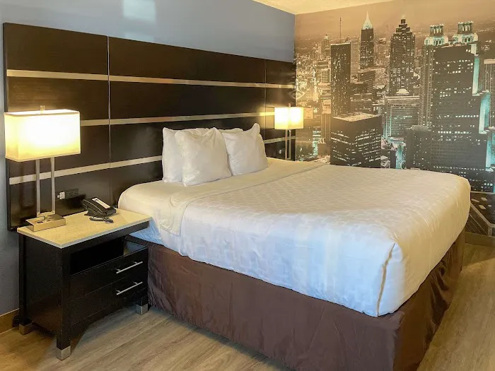Clarion Pointe Atlanta Airport College Park 4