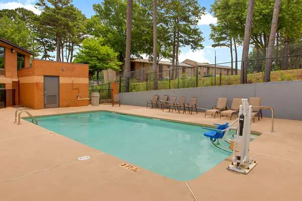 Clarion Pointe Atlanta Airport College Park 4