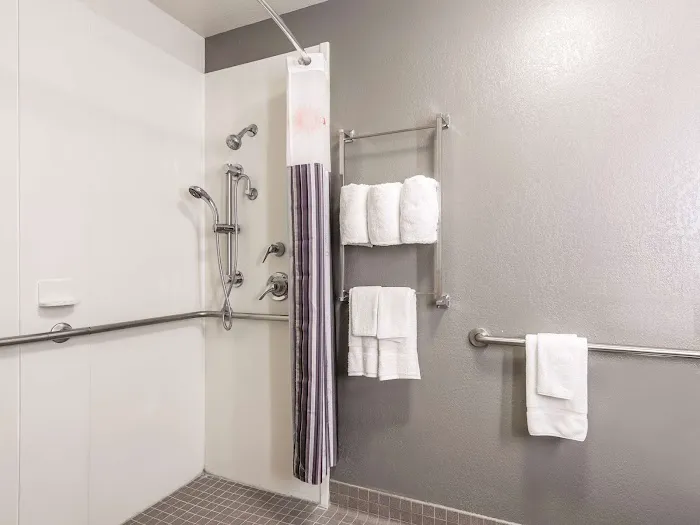La Quinta Inn & Suites by Wyndham Atlanta Conyers 4