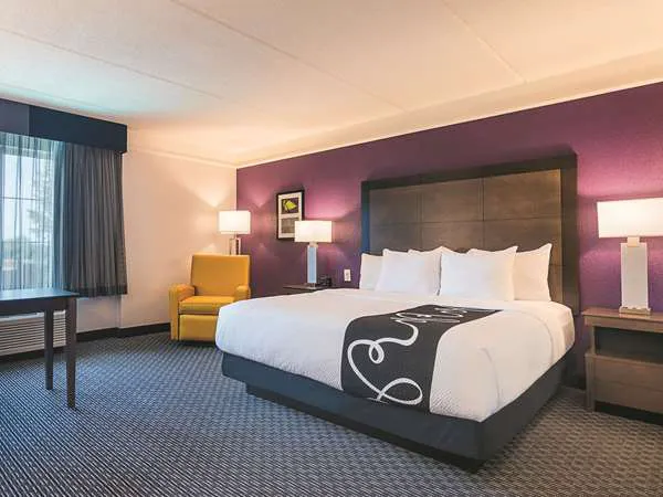 La Quinta Inn & Suites by Wyndham Atlanta Conyers 4