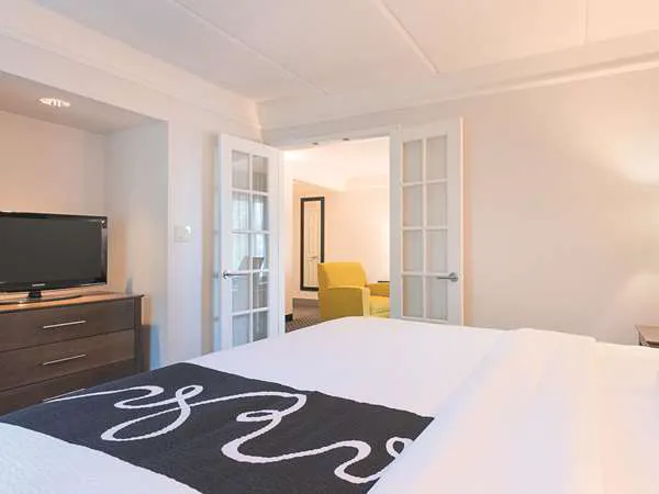 La Quinta Inn & Suites by Wyndham Atlanta Conyers 4