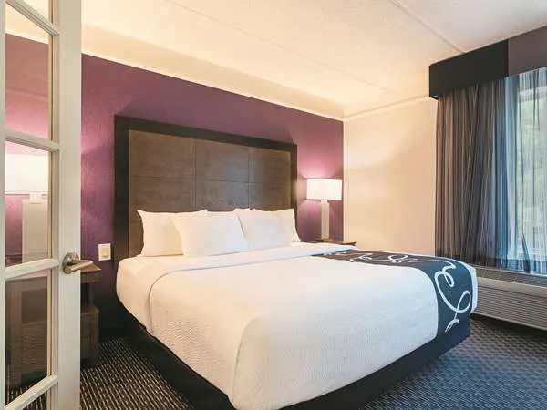 La Quinta Inn & Suites by Wyndham Atlanta Conyers 4