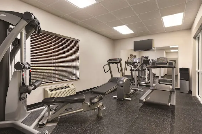 Country Inn & Suites by Radisson, Conyers, GA 4