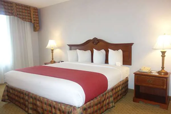 Country Inn & Suites by Radisson, Conyers, GA 4