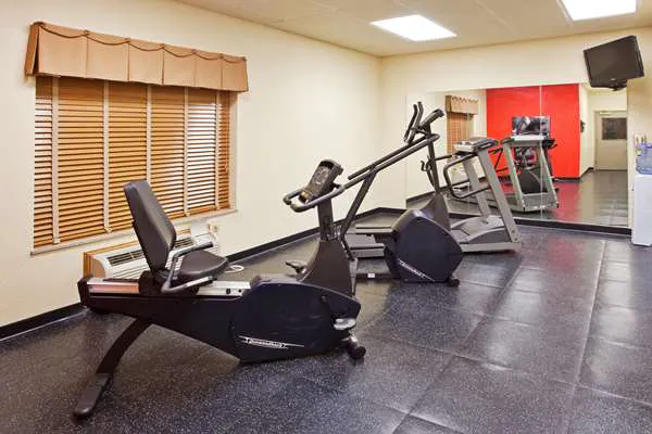 Country Inn & Suites by Radisson, Conyers, GA 4