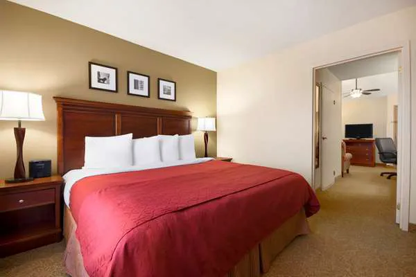 Country Inn & Suites by Radisson, Atlanta I-75 South, GA 4