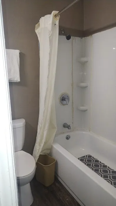 Live In Lodge Extended Stay Riverdale 4