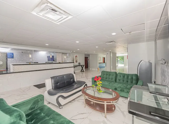 Jamestown Inn And Suites 4