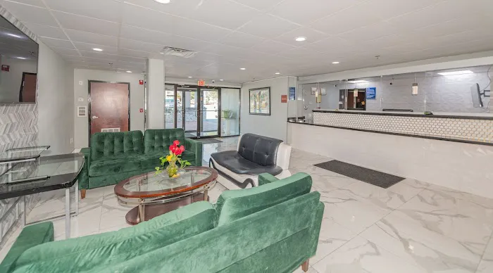 Jamestown Inn And Suites 4