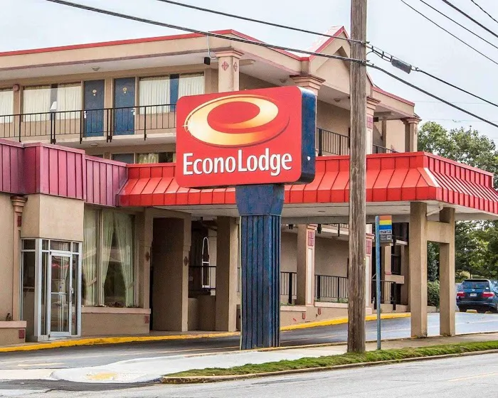 Econo Lodge 4