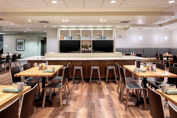 Holiday Inn & Suites Atlanta Airport-North by IHG 4