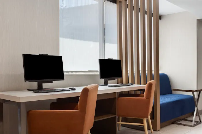 Holiday Inn Express Atlanta Airport - North by IHG 4