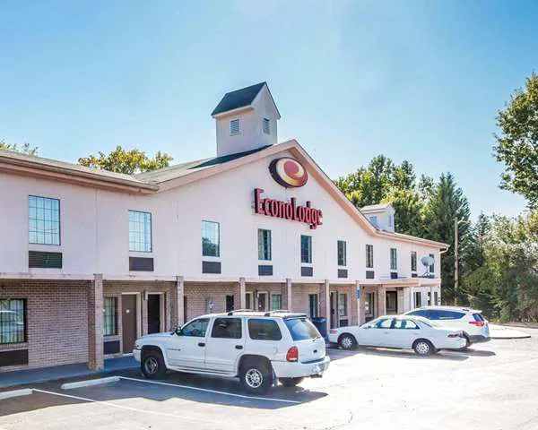 Econo Lodge 4
