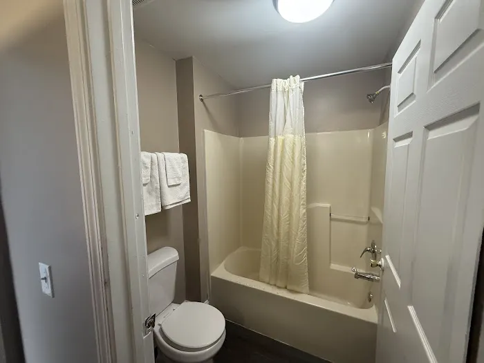 Magnolia Bay Hotel & Suites - Jonesboro,Georgia 4