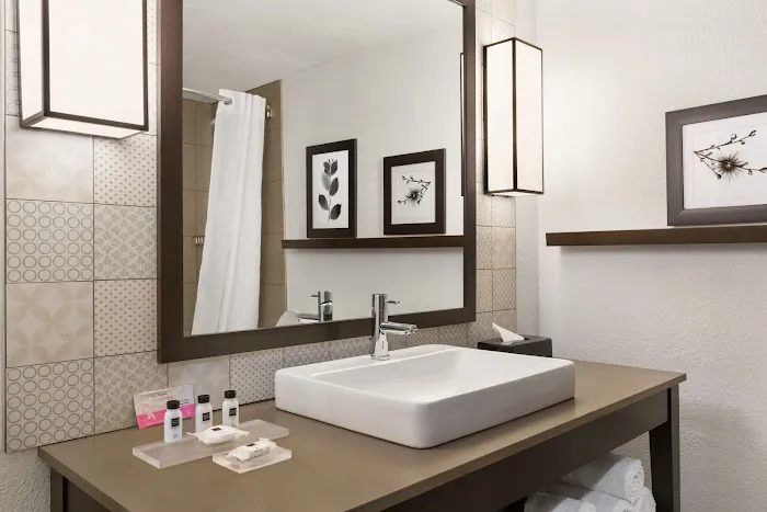 Country Inn & Suites by Radisson, Atlanta Airport South, GA 4