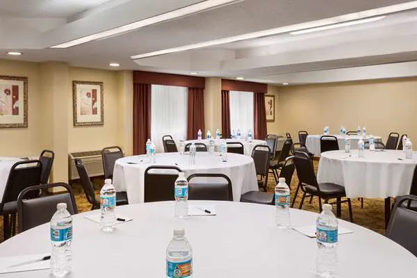 Country Inn & Suites by Radisson, Atlanta Airport South, GA 4