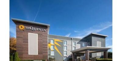 La Quinta Inn & Suites by Wyndham Atlanta Airport South