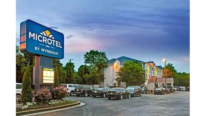 Microtel Inn & Suites by Wyndham Atlanta Airport 4