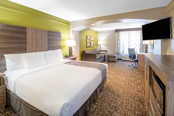 La Quinta Inn & Suites by Wyndham Atlanta Stockbridge 4