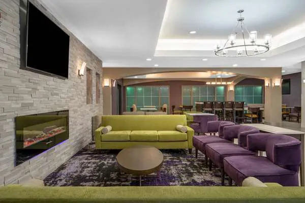 La Quinta Inn & Suites by Wyndham Atlanta Stockbridge 4