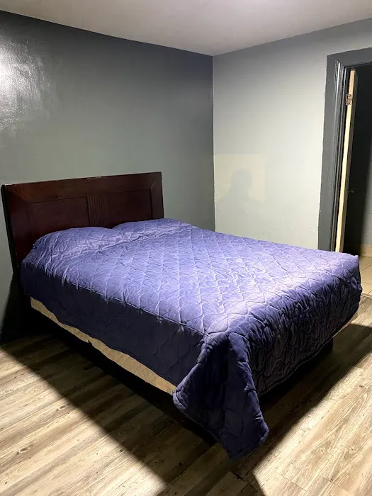 Woods Motel 4