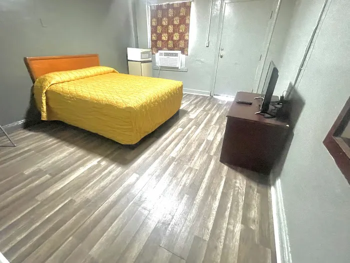 Woods Motel 4