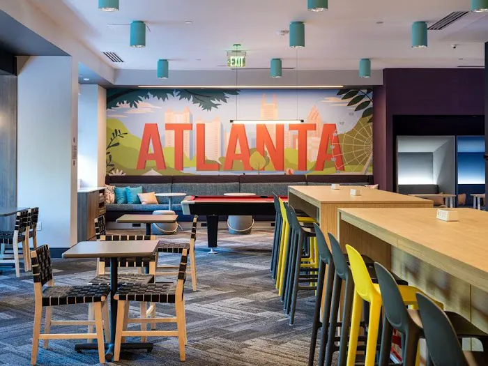 Tru by Hilton Atlanta Airport College Park 4