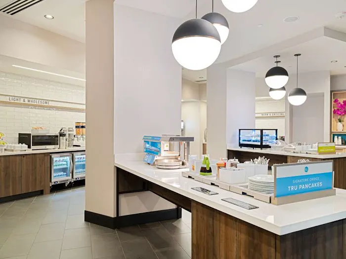Tru by Hilton Atlanta Airport College Park 4