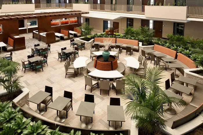 Embassy Suites by Hilton Atlanta Airport 4