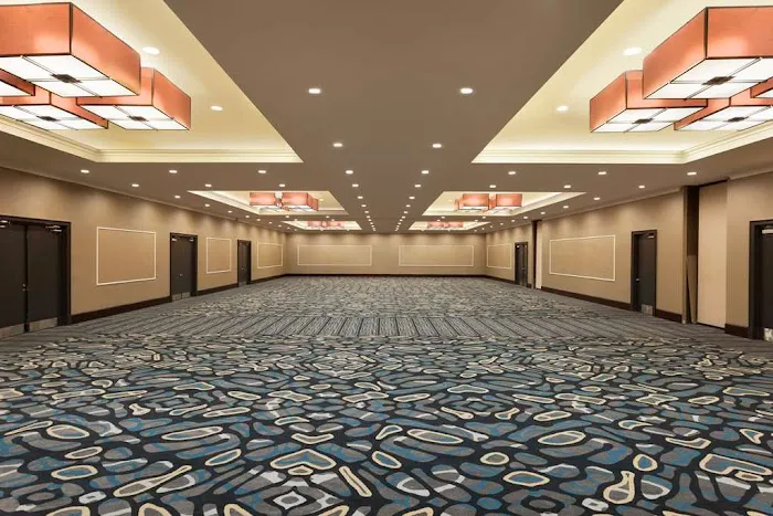 Embassy Suites by Hilton Atlanta Airport 4