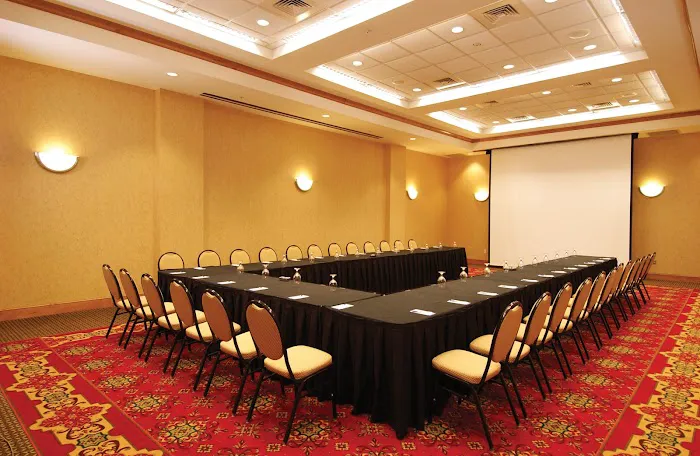 Hilton Garden Inn Atlanta Airport/Millenium Center 4